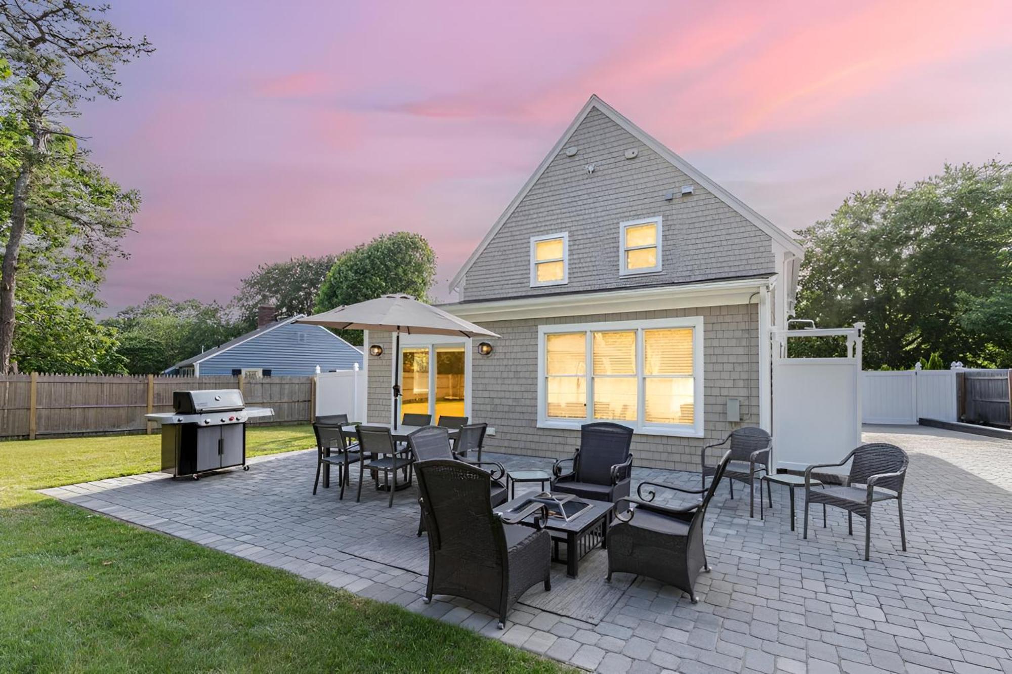 Renovated & Sophisticated Home Near Beach & Shops! Barnstable Exterior photo