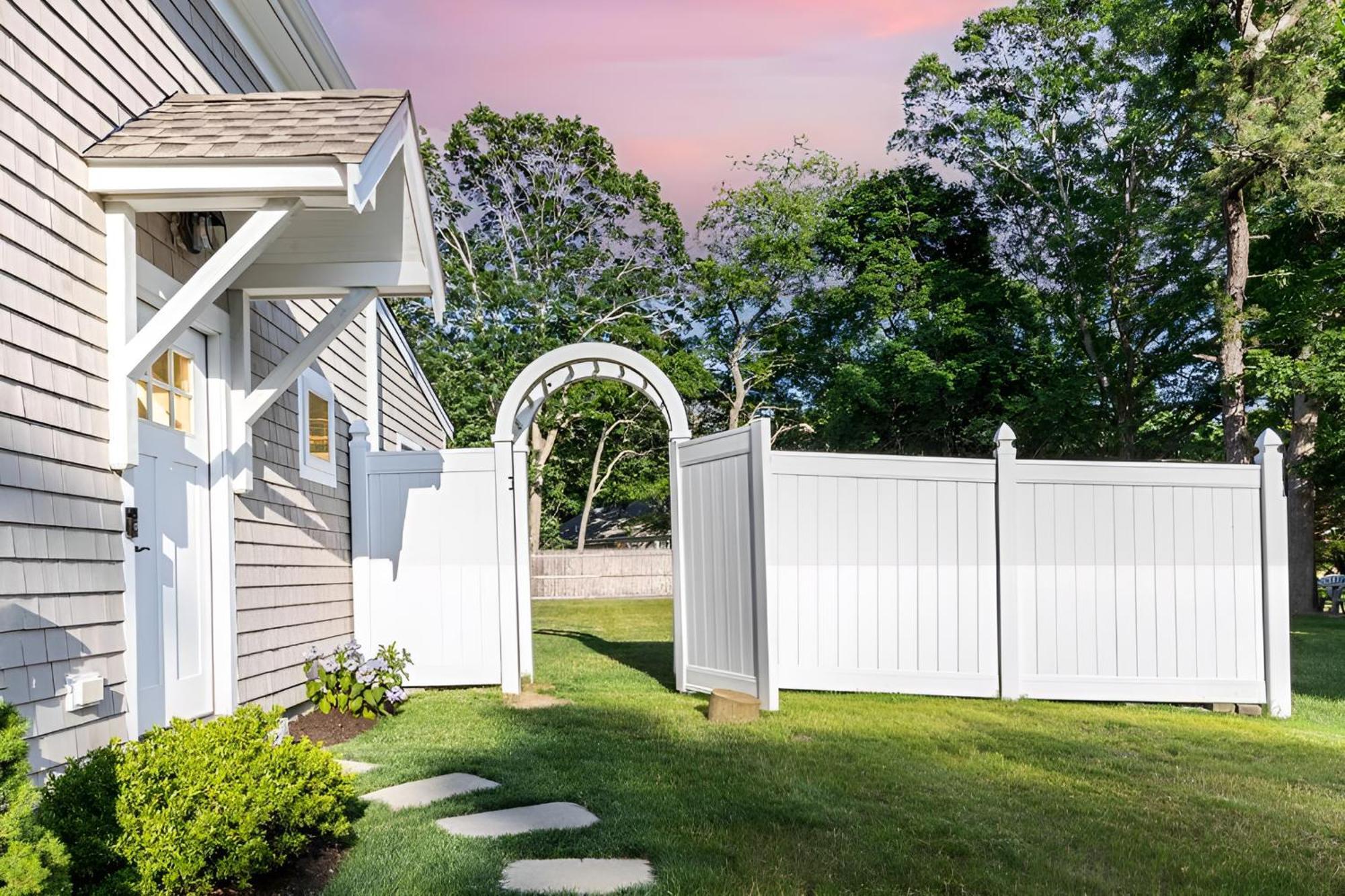 Renovated & Sophisticated Home Near Beach & Shops! Barnstable Exterior photo